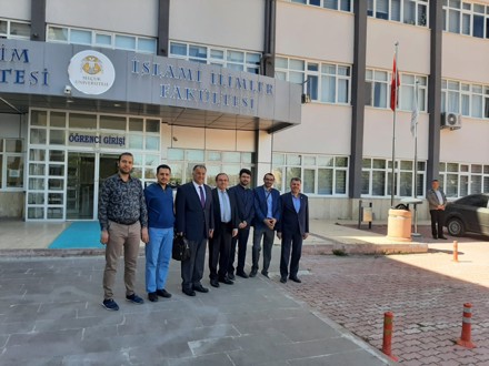 Necmettin Erbakan Üniversitesi A.K. İlahiyat Fakültesi Dekanı Prof. Dr. Kamil GÜNEŞ'ten fakültemizi ziyaret etti.